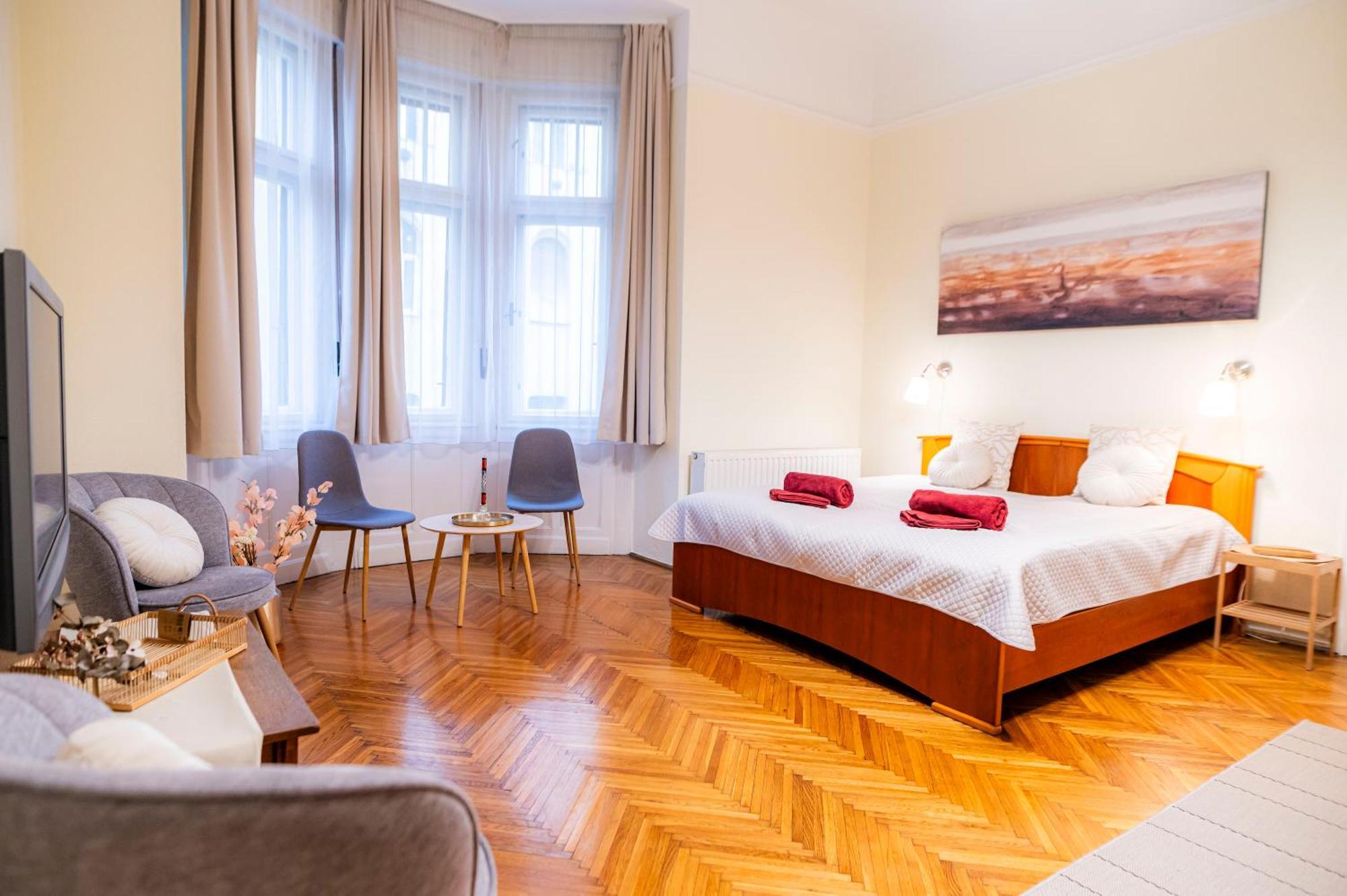 Apartament Charles *